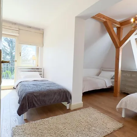 Βίλα Golden - Elegant Family With Garden Near Krakow
